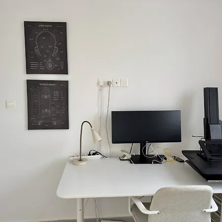 Brandnew Rooftop Flat Near Mall *