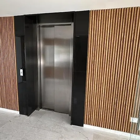 Brandnew Rooftop Flat Near Mall Larnaka