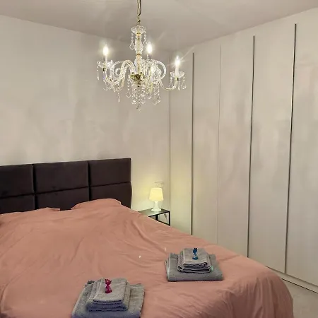 Brandnew Rooftop Flat Near Mall Daire