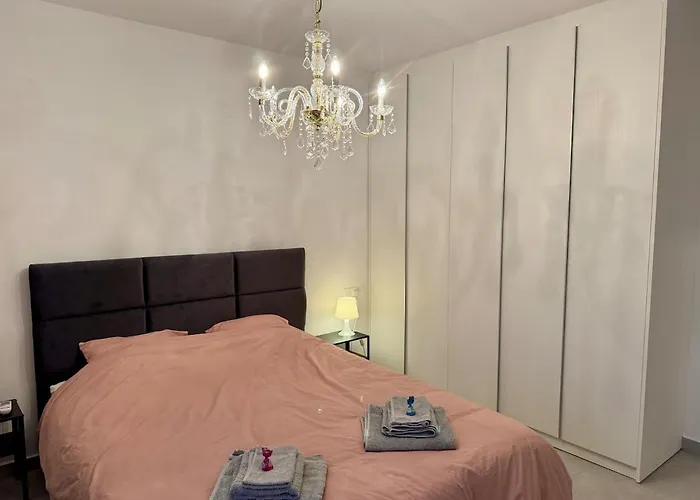 Brandnew Rooftop Flat Near Mall Apartmán