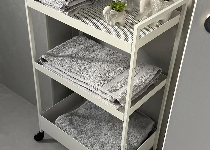 Brandnew Rooftop Flat Near Mall *