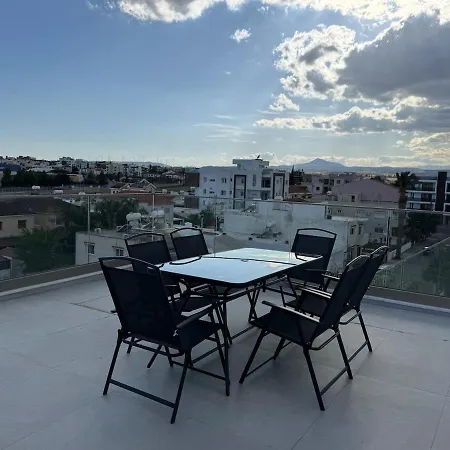 Brandnew Rooftop Flat Near Mall Lárnaca